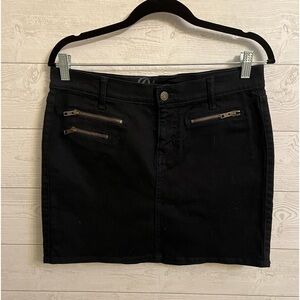 The Diva Women’s Black Denim Mini Skirt Size 8